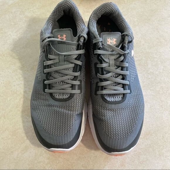 Women’s Gray and Pink Under Armour Charged shoes size 11 athletic - Picture 2 of 6